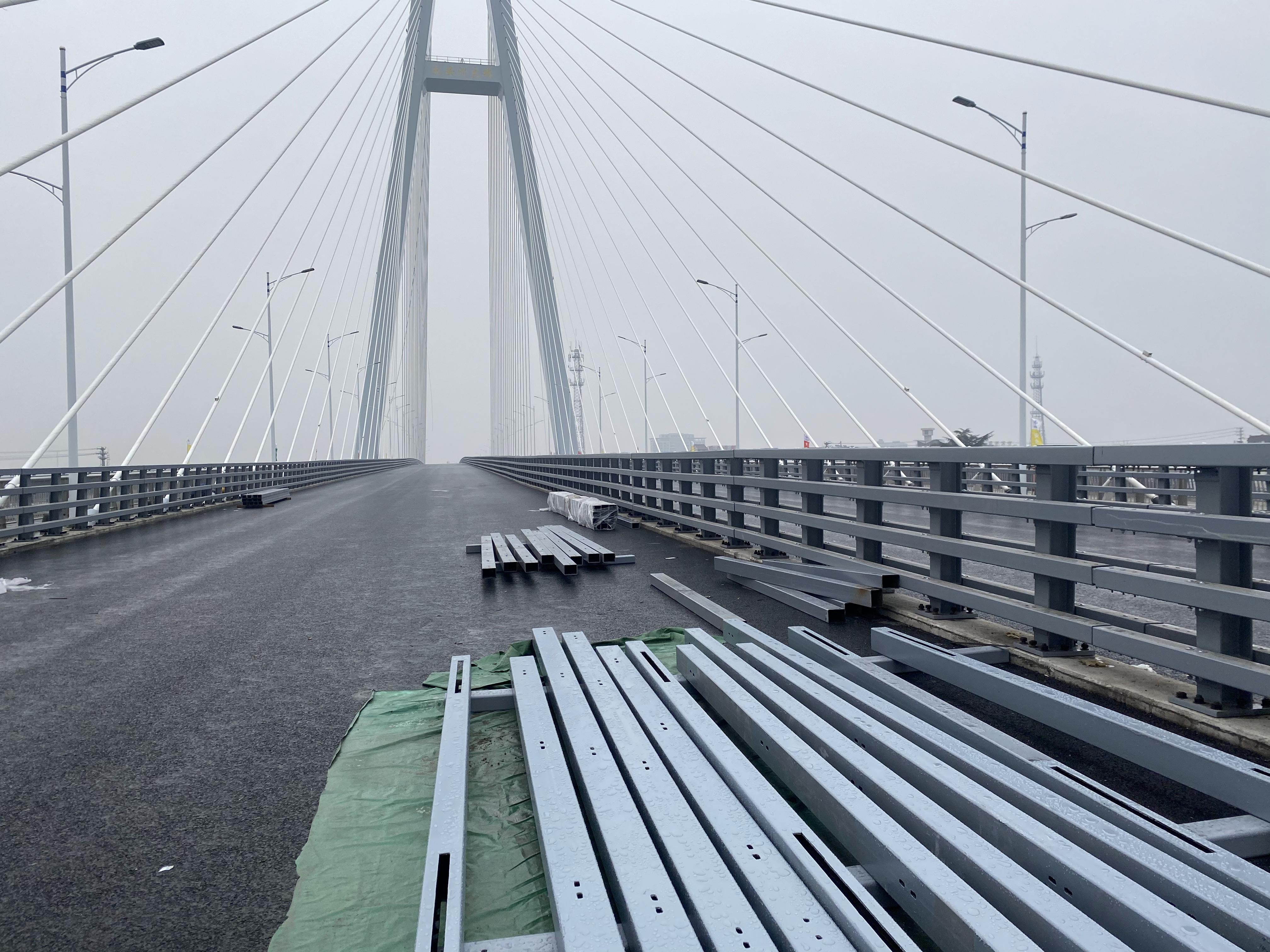 橋梁護欄生產(chǎn)廠家