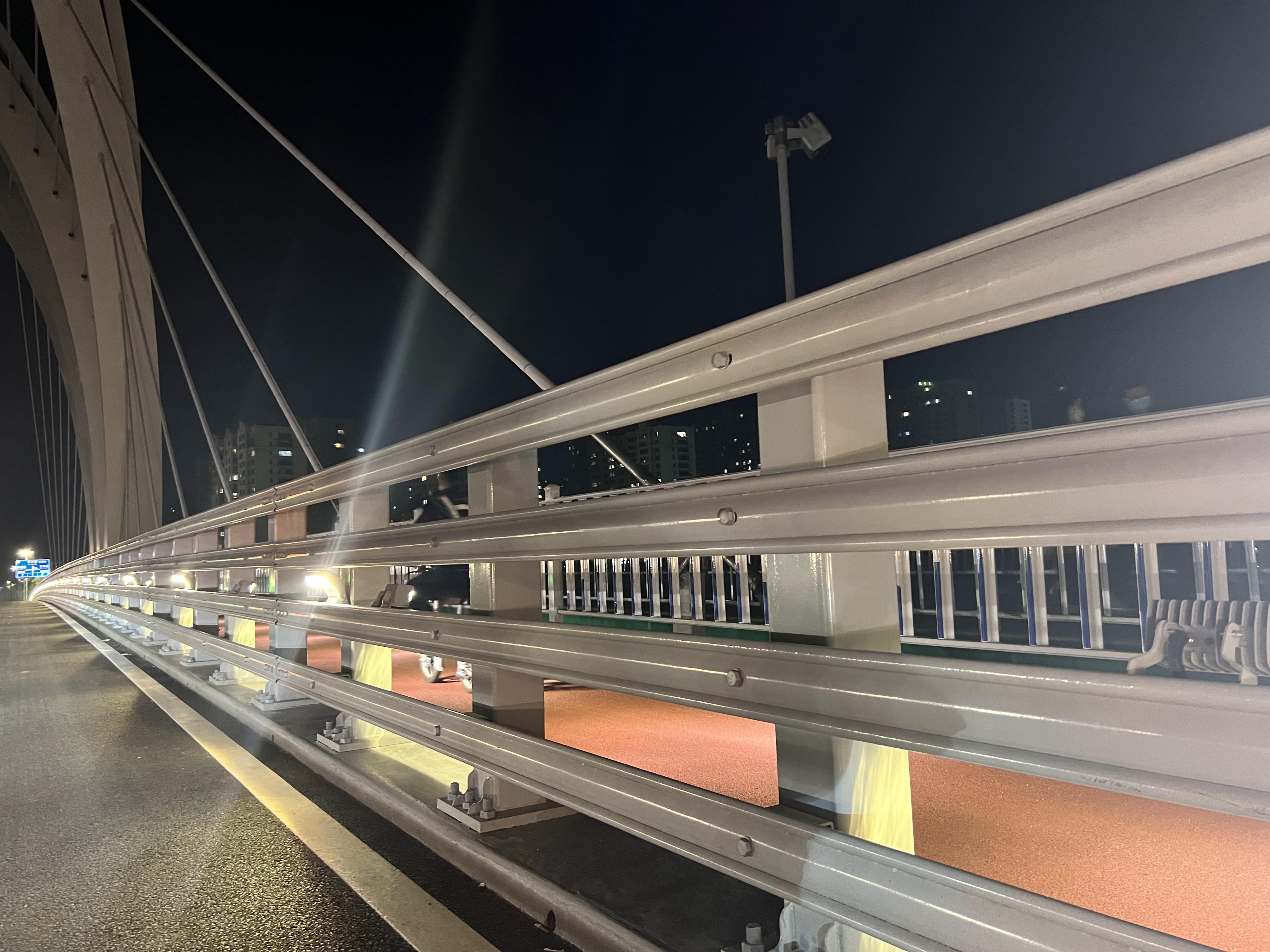 橋梁防撞護欄定制